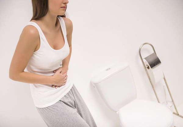 U xơ tử cung gây đau nhức và đi tiểu thường xuyên