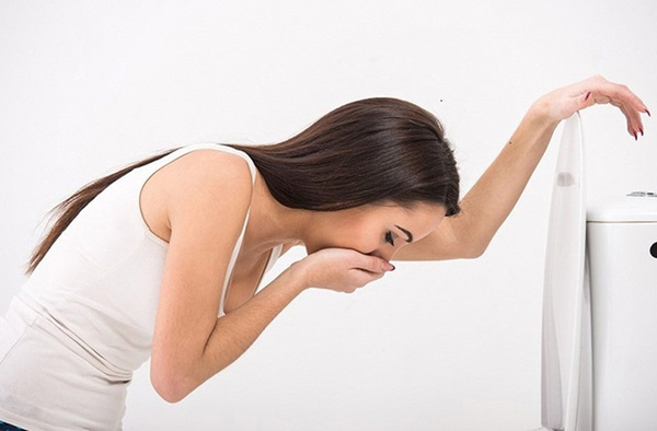 Viêm loét dạ dày tá tràng gây triệu chứng buồn nôn